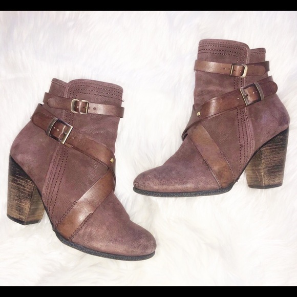 Vince Camuto Shoes - PRICE DROP‼️VINCE CAMUTO Hailey Distressed Booties